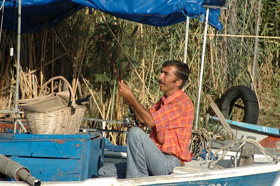 Im Flußdelta kann man Fischer bei ihrer Arbeit beobachten.